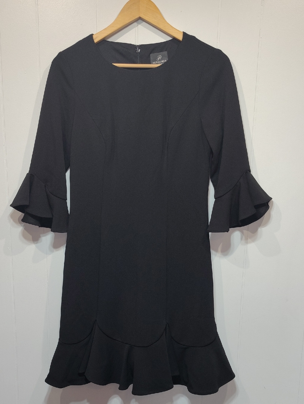Adrianna Papell Black Scalloped Flounce Hem Ruffle Sleeve Sheath Dress Size 4